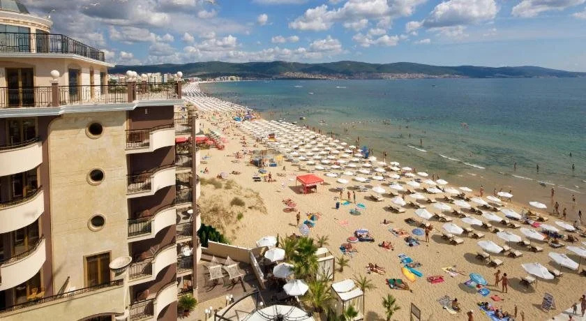 Beach & Waterfront