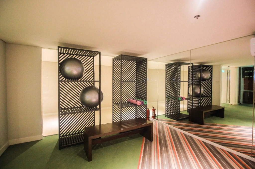 Lobby & Reception