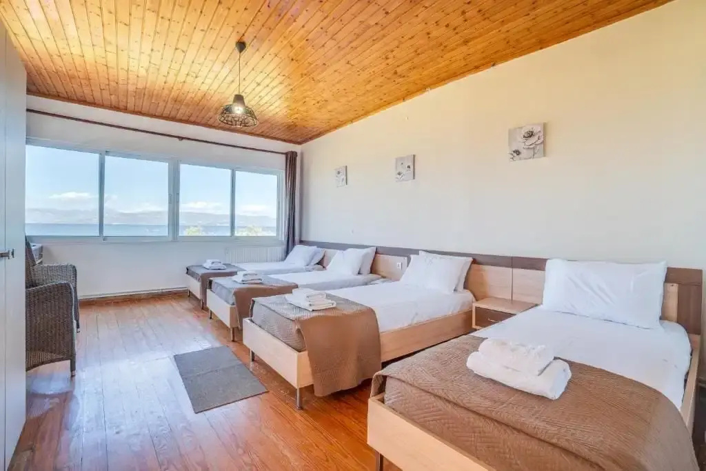 Upper Floor Seaside Apartment