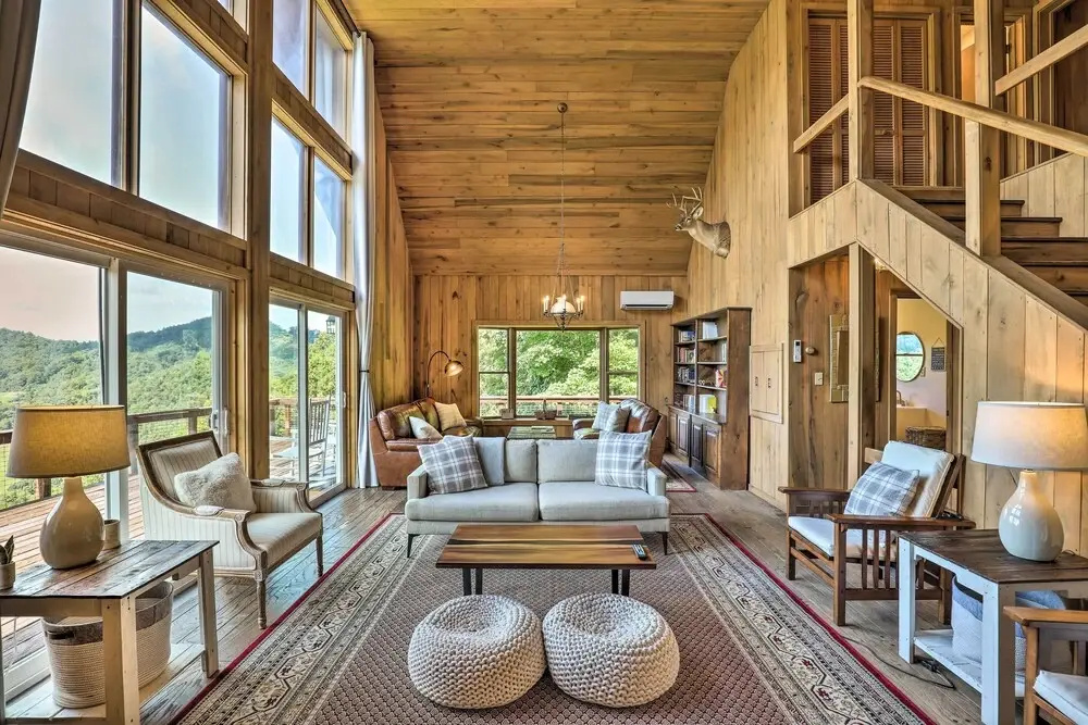 Stunning Views: Mountaintop Cabin in Burnsville! - фото 10