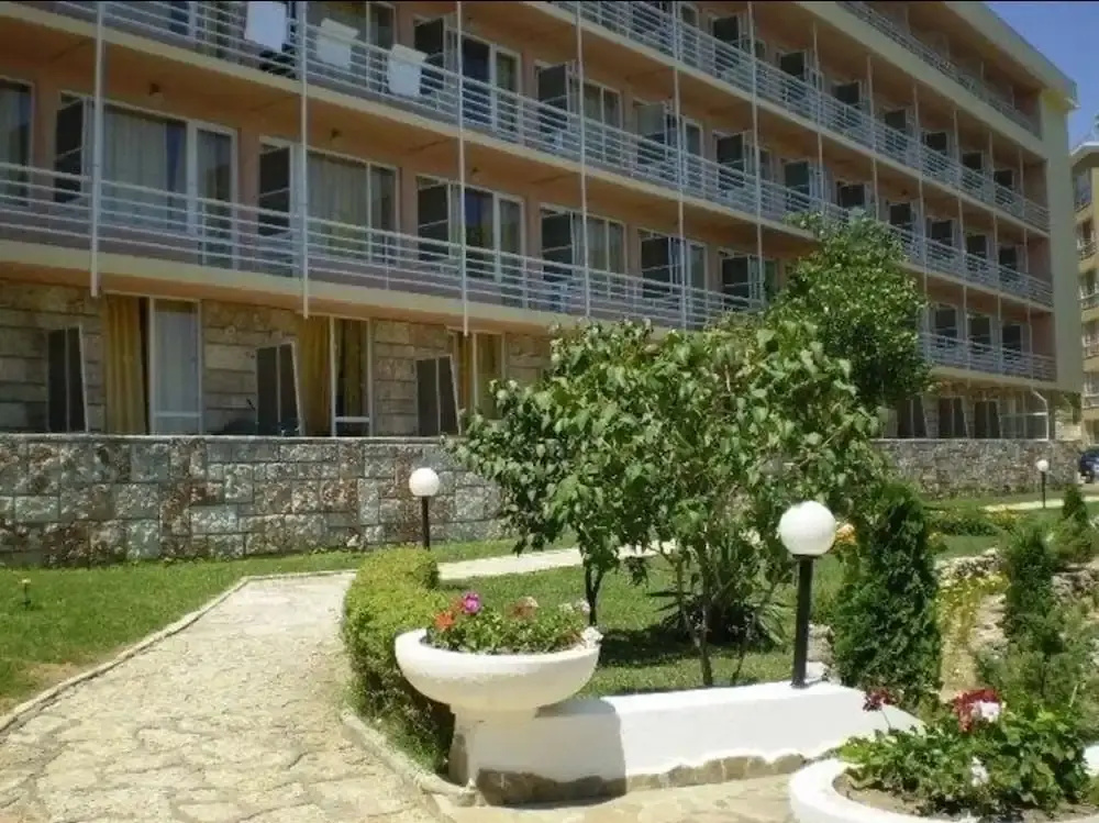 Vezhen Hotel