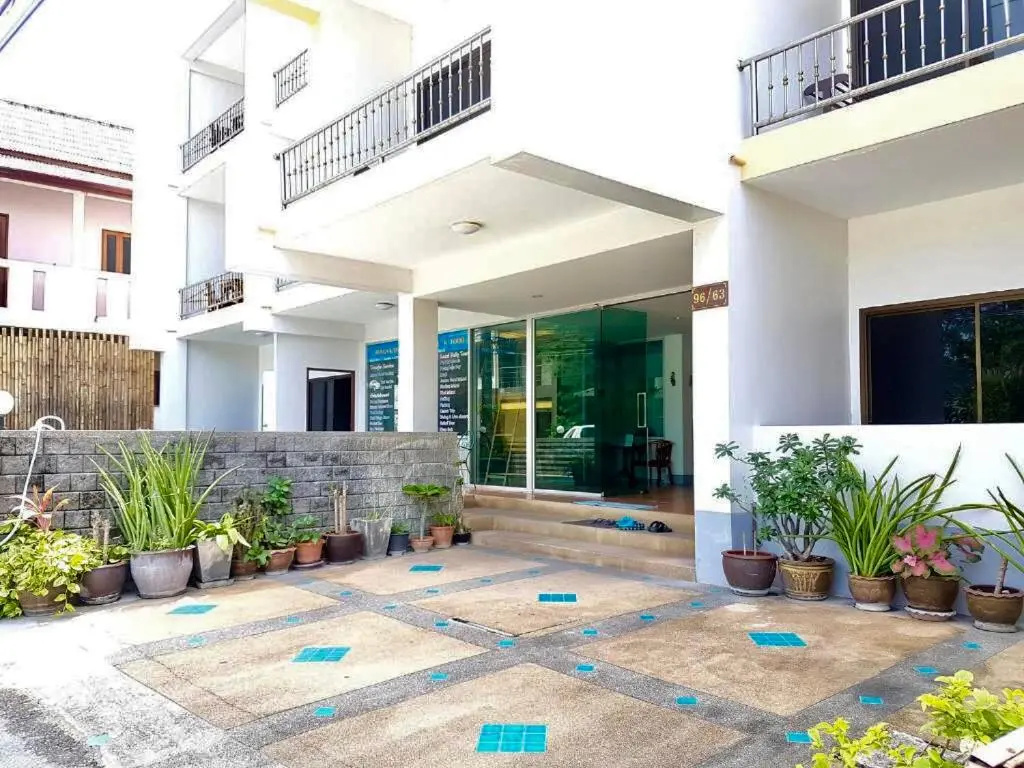 Dengs Kamala GuestHouse