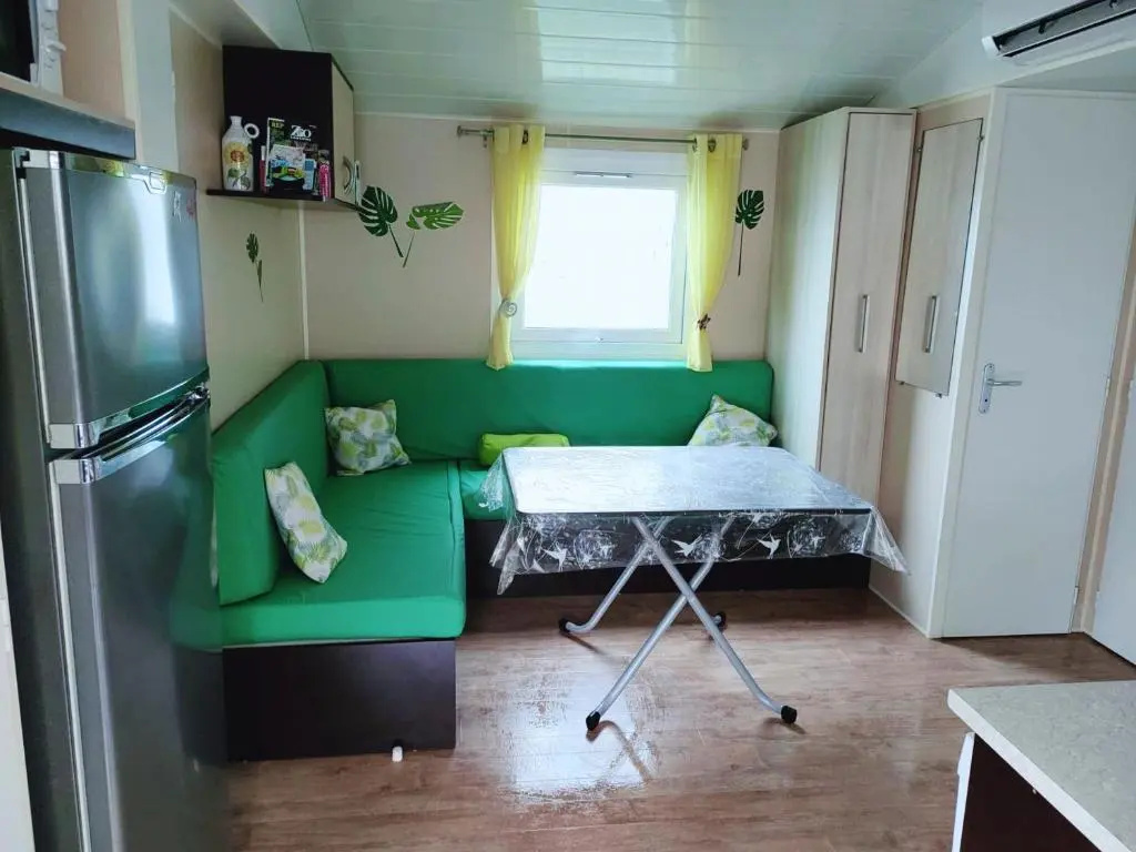 Voir la photo 2 — Bungalow de 3 chambres avec piscine partagee sauna et jardin a Saint Julien en Born C