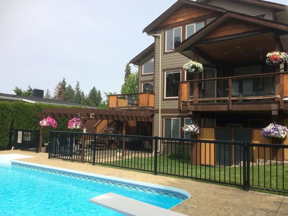 Beyond the Vineyards Bed & Breakfast - фото 15