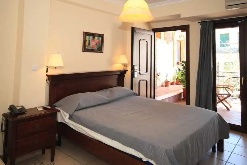 Standard Double room with balcony (full double bed)