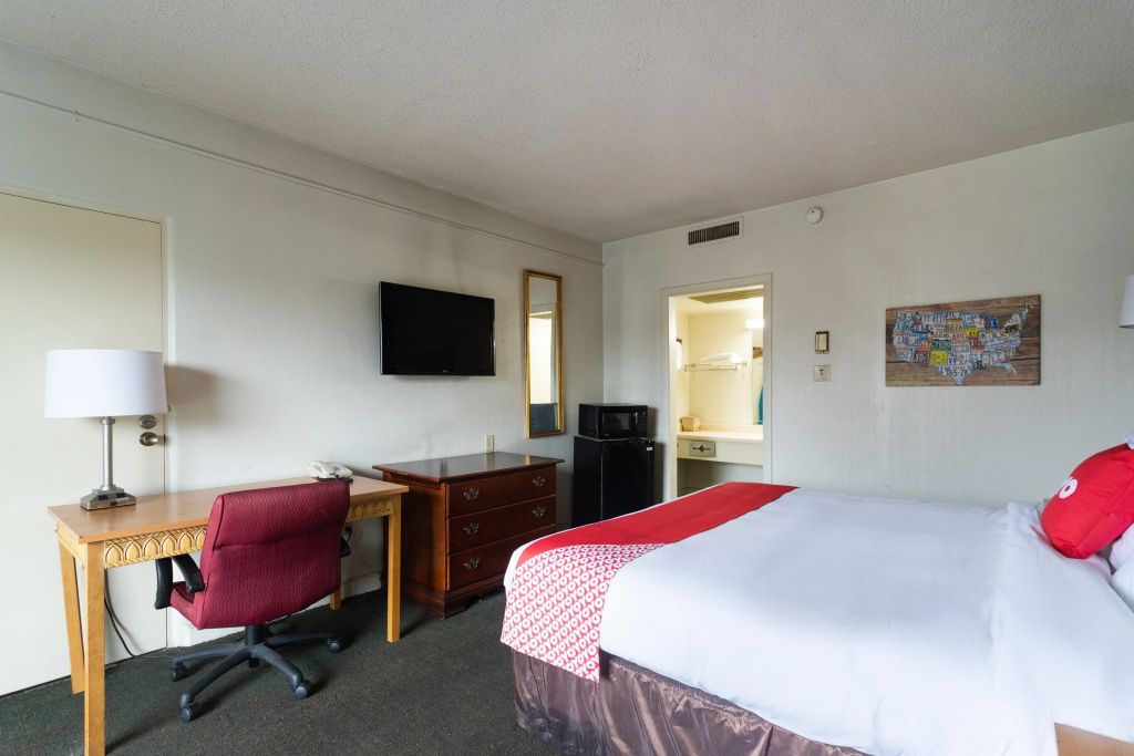Econo Lodge Sumter — 3