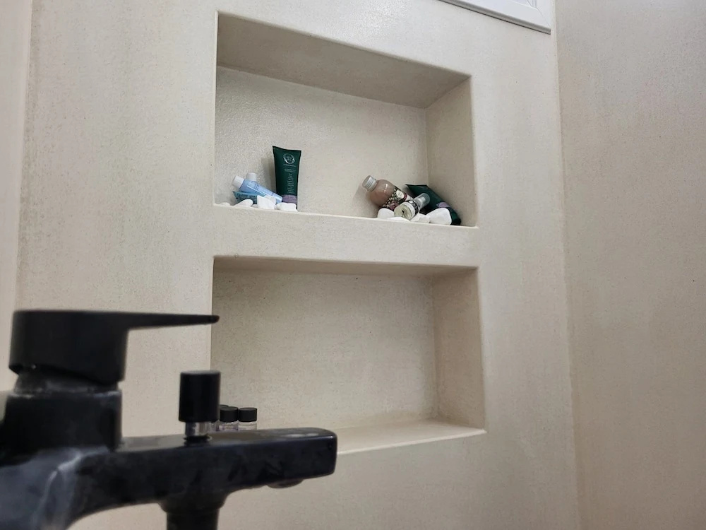 Comfort room