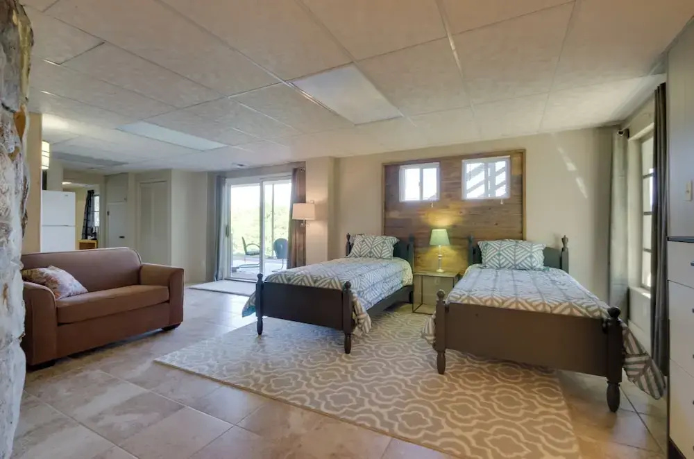 Hendersonville Home w/ Views - 3 Mi to Downtown!