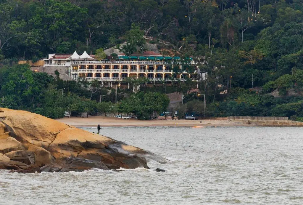 Beach & Waterfront