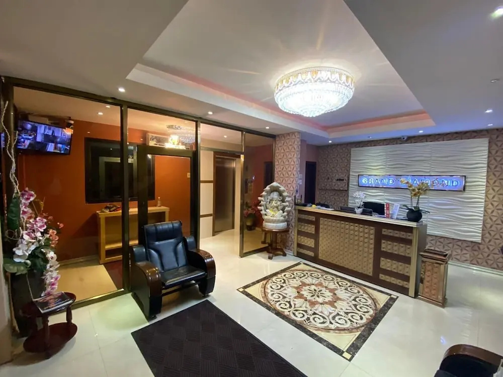 Lobby & Reception
