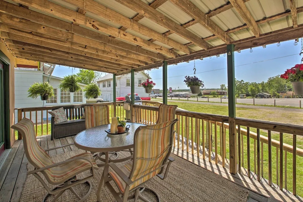 Hot Springs Home - Walk to Oaklawn Casino! — фото 3