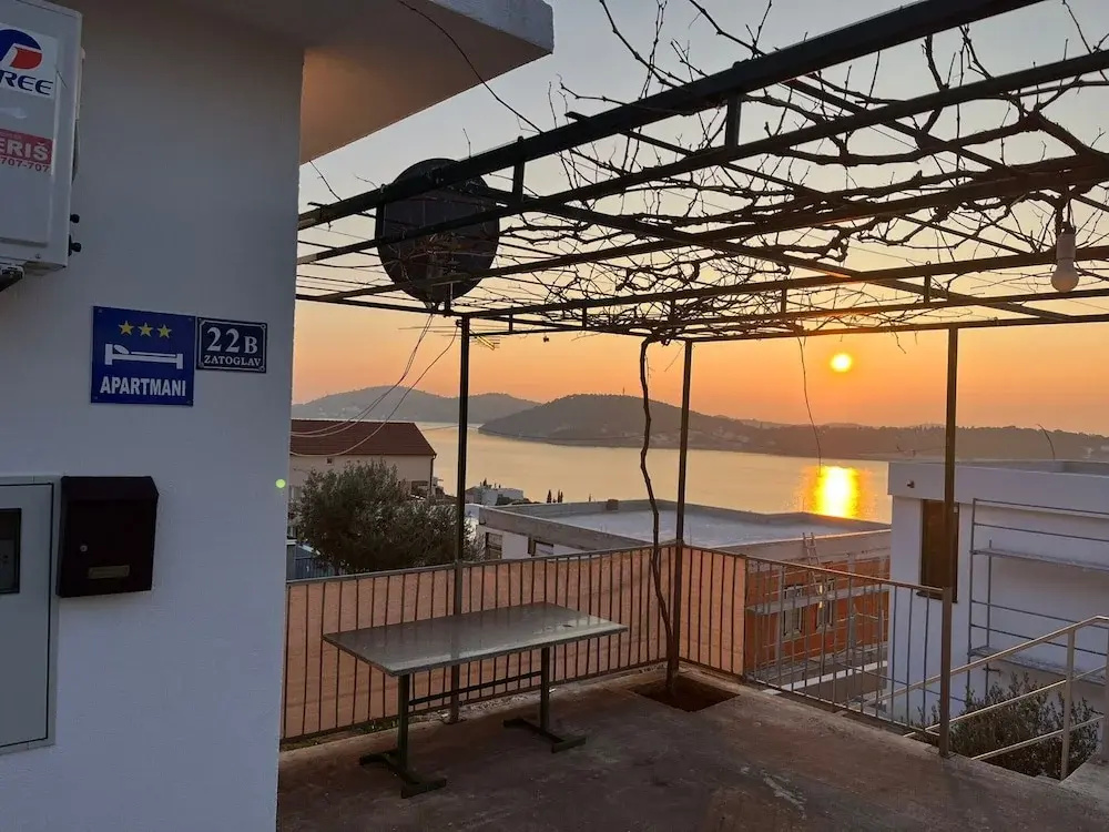 One-bedroom Apartment With sea View