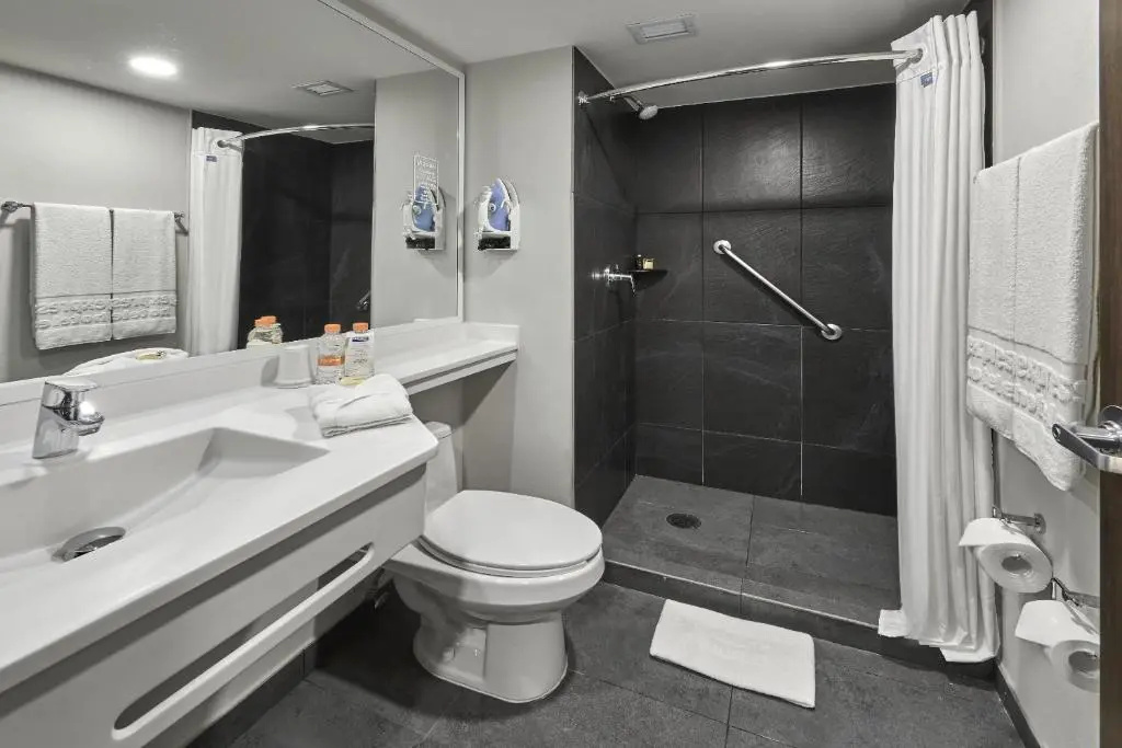 Double room (full double bed)