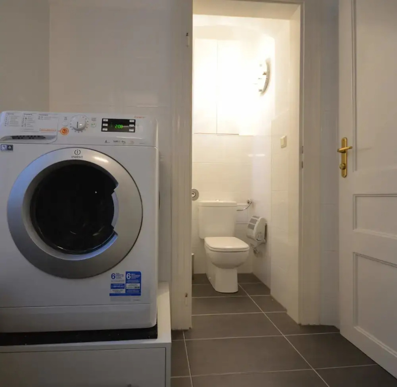Cozy Apartment near The Town Hall Vienna