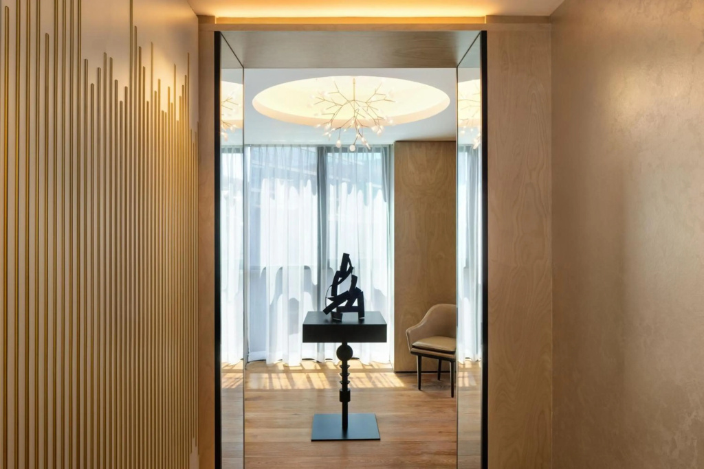 Отель Paragraph Freedom Square, A Luxury Collection Hotel, Tbilisi в Тбилиси