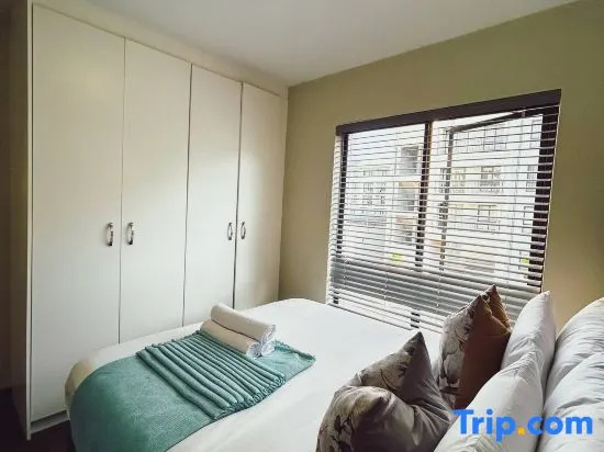 Zalari Luxe Suite, 1 bed, Cottonwoods, Sandton