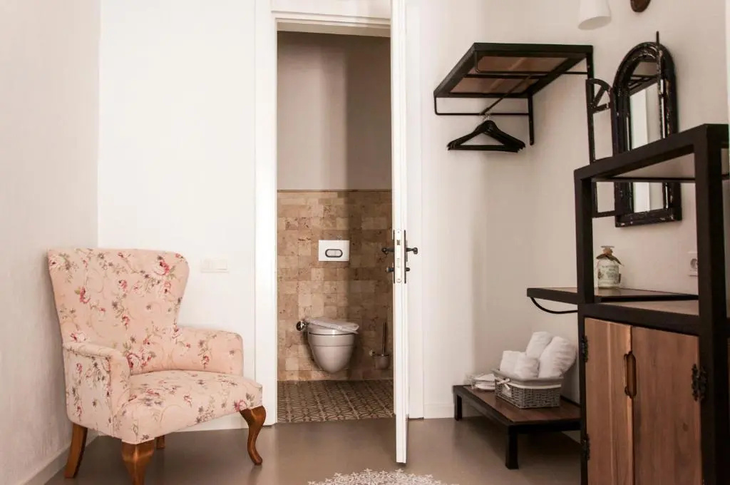 Standard Double room with garden view (full double bed)