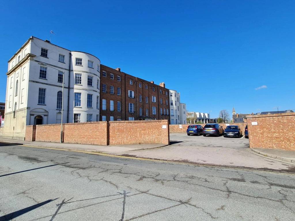 Superb 4 bedroom penthouse apartment in a superior Regency townhouse in heart of Cheltenham Town centre - NEWLY REFURBISHED THROUGHOUT