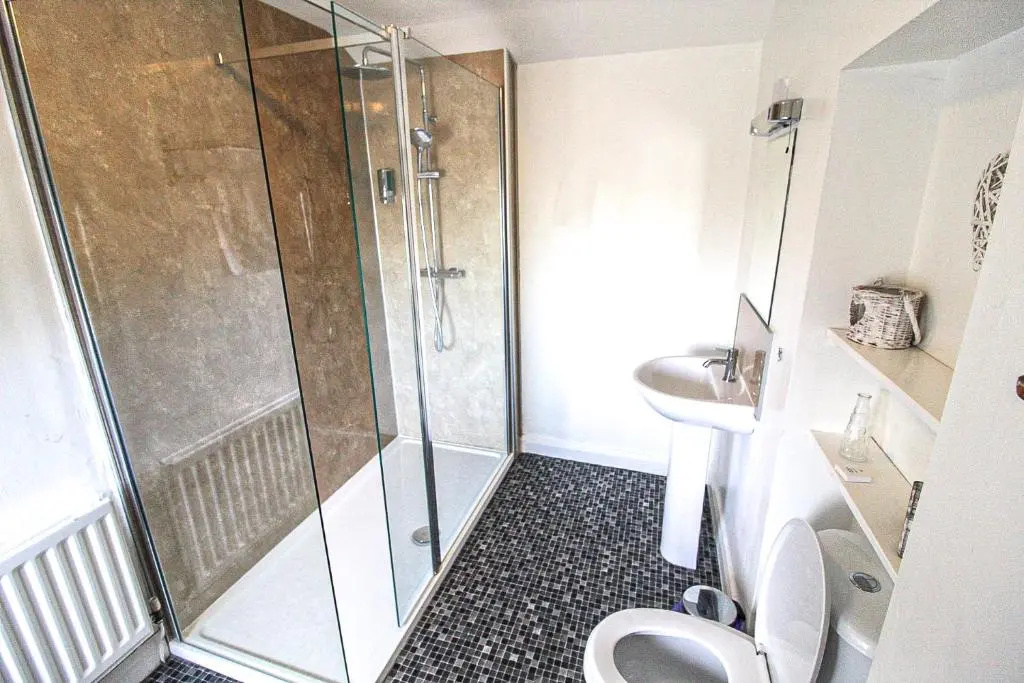Deluxe Double room (full double bed)