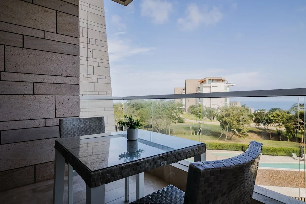 3-bedroom Apartment With Ocean Views in Baru
