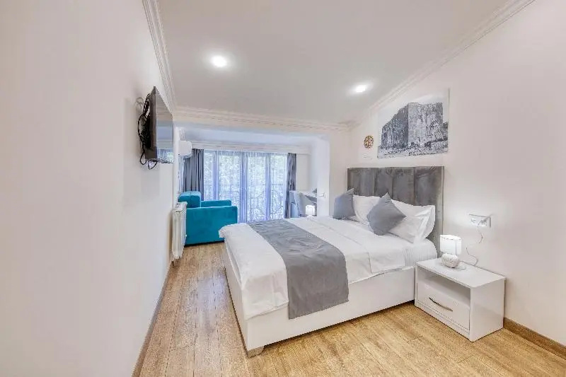 Standard Triple room with view