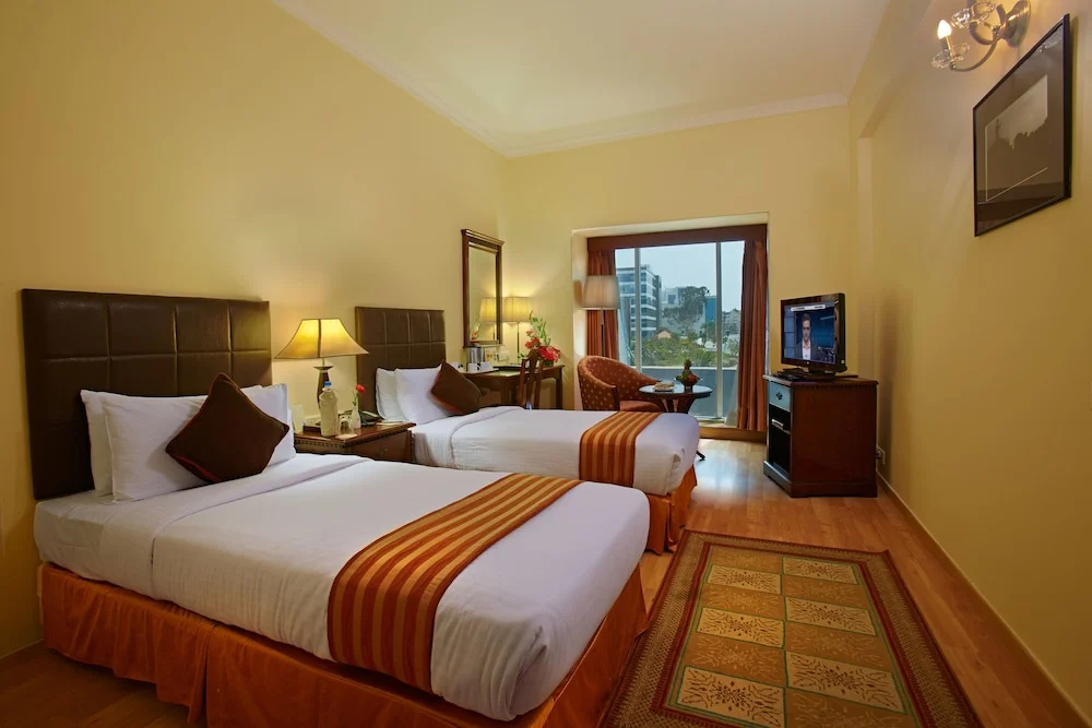 Executive room with park view