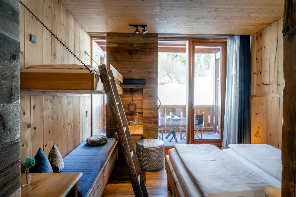 Standard Double room with balcony and with mountain view (full double bed)