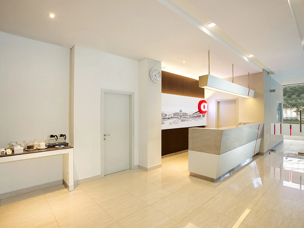 Lobby & Reception