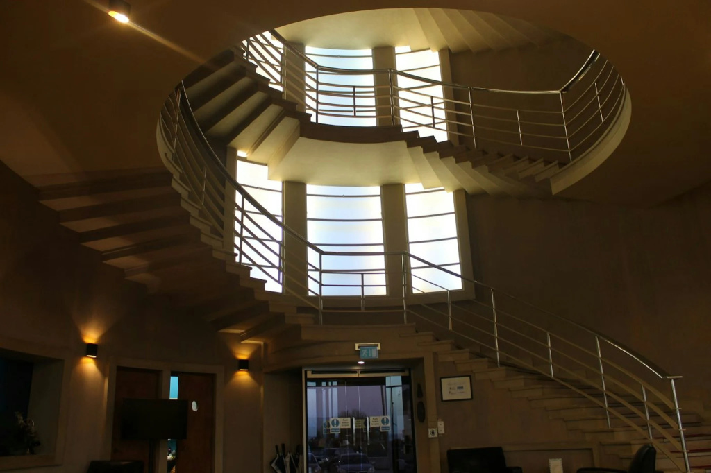The Midland - Général