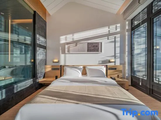 Standard Double room with view (full double bed)