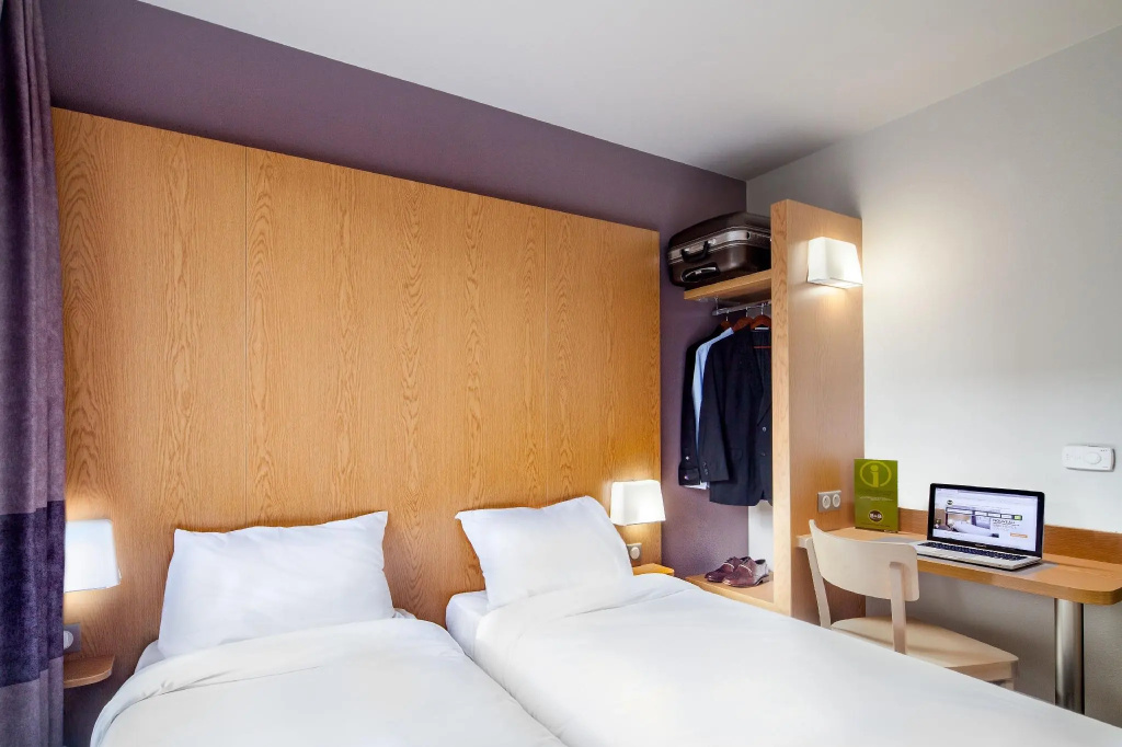Double room (twin beds)
