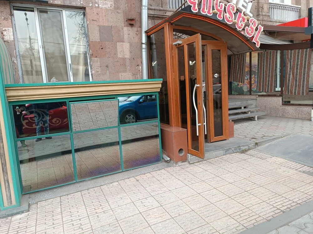 Cocktail Hotel