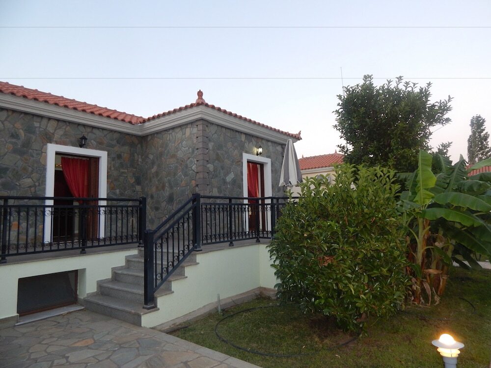 Kaloni Village