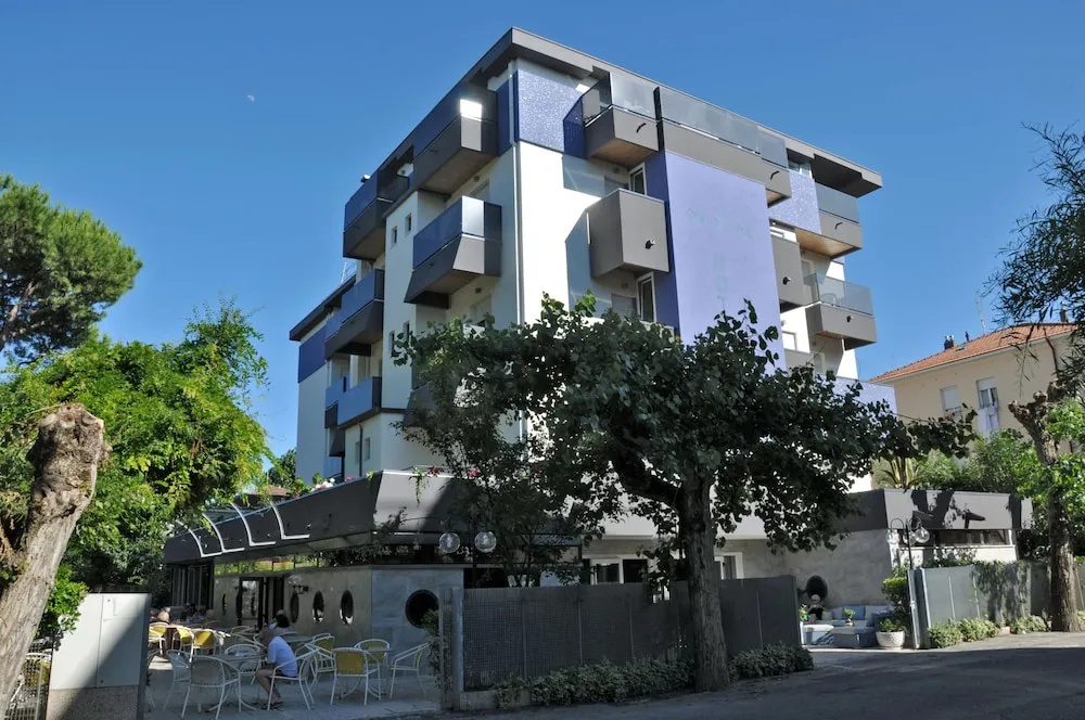Hotel photo 1