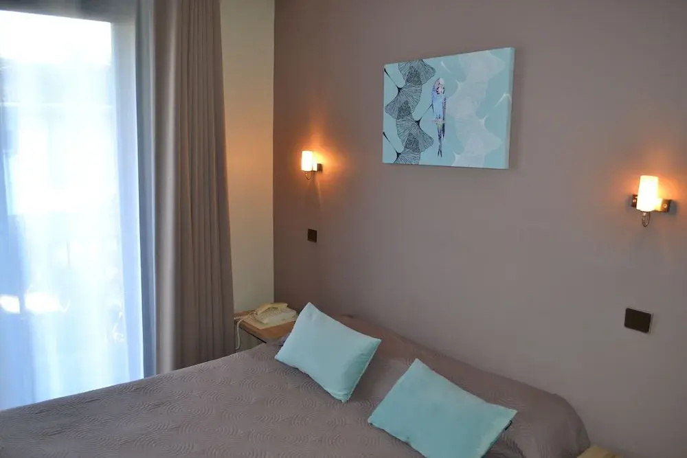 Economy room