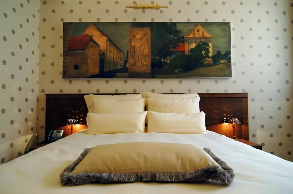 Premier room