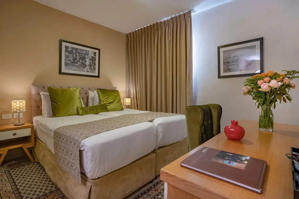 Economy room