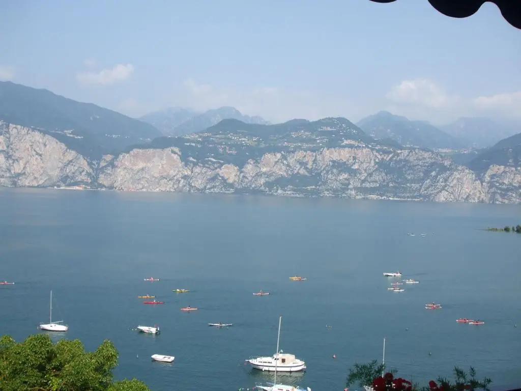 Standard Double room with balcony and with lake view (full double bed)