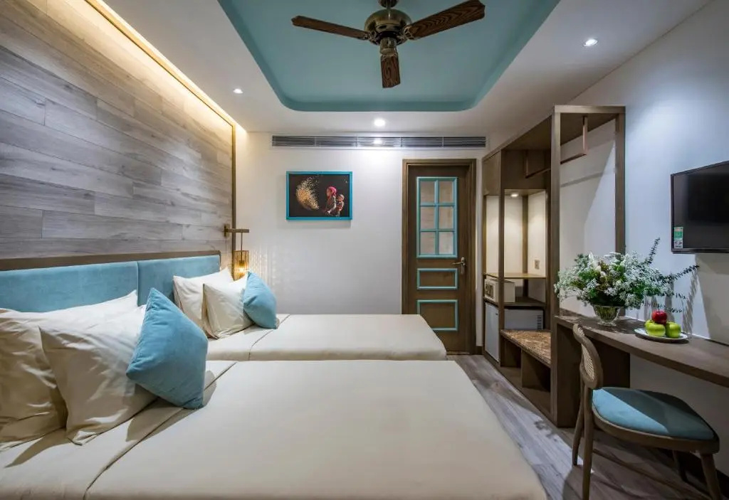 Icon Saigon LifeStyle Design Hotel Room Type - Superior with internal window without view Double room twin beds