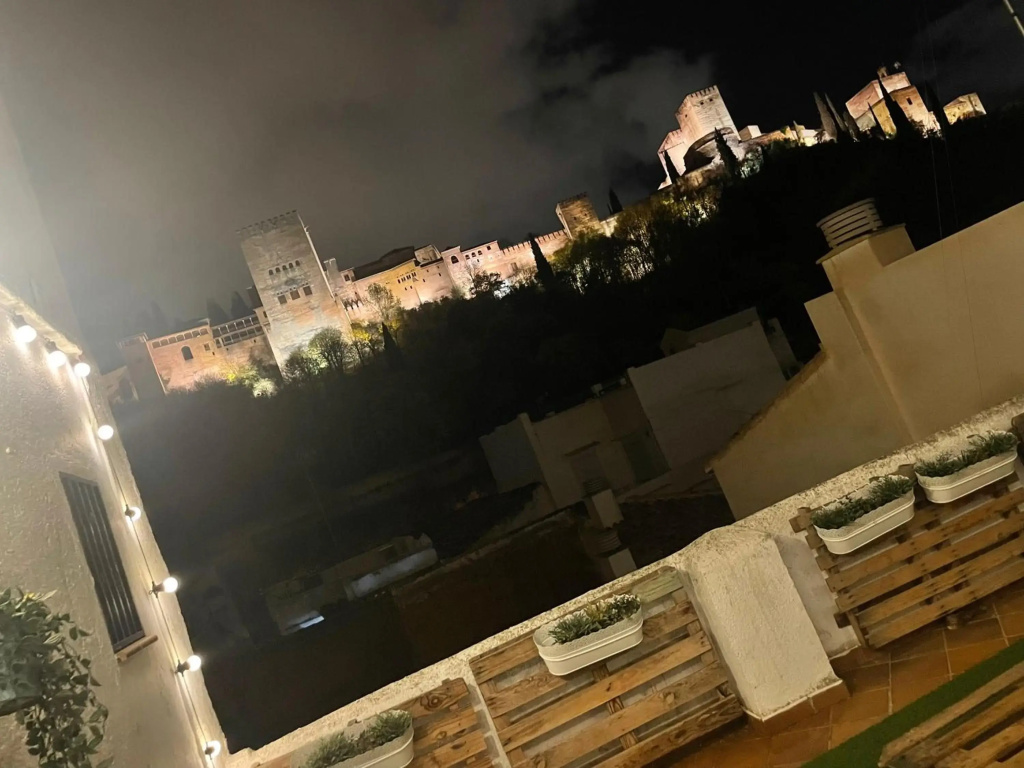 Apartmentos Paseo de Los Tristes