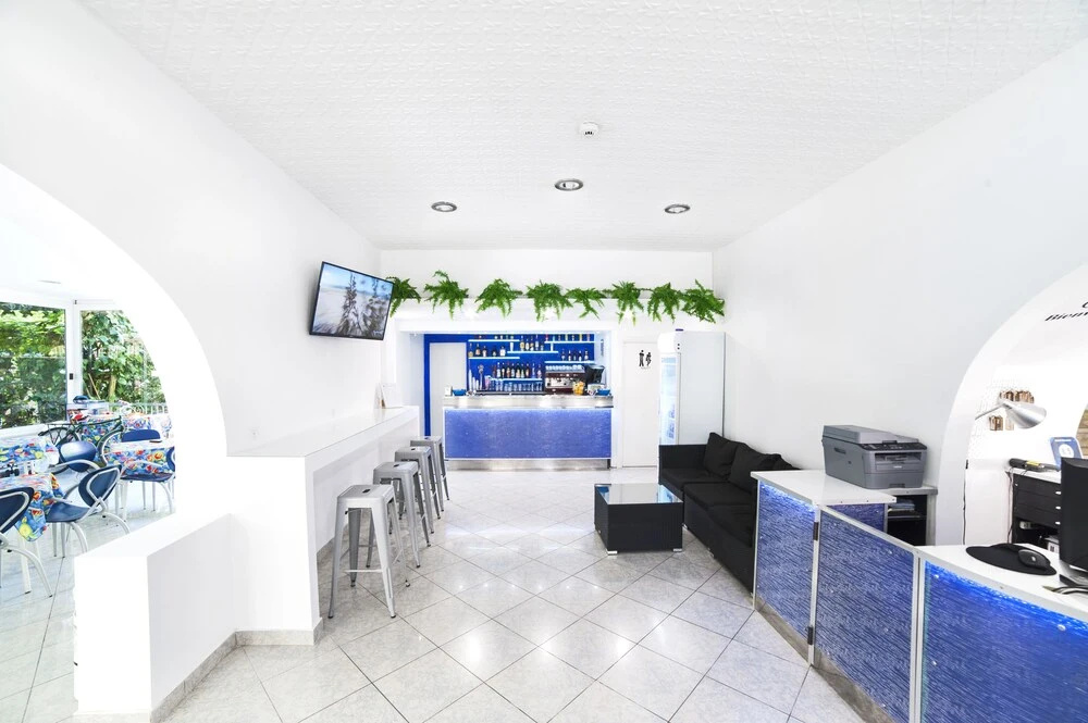 Lobby & Reception