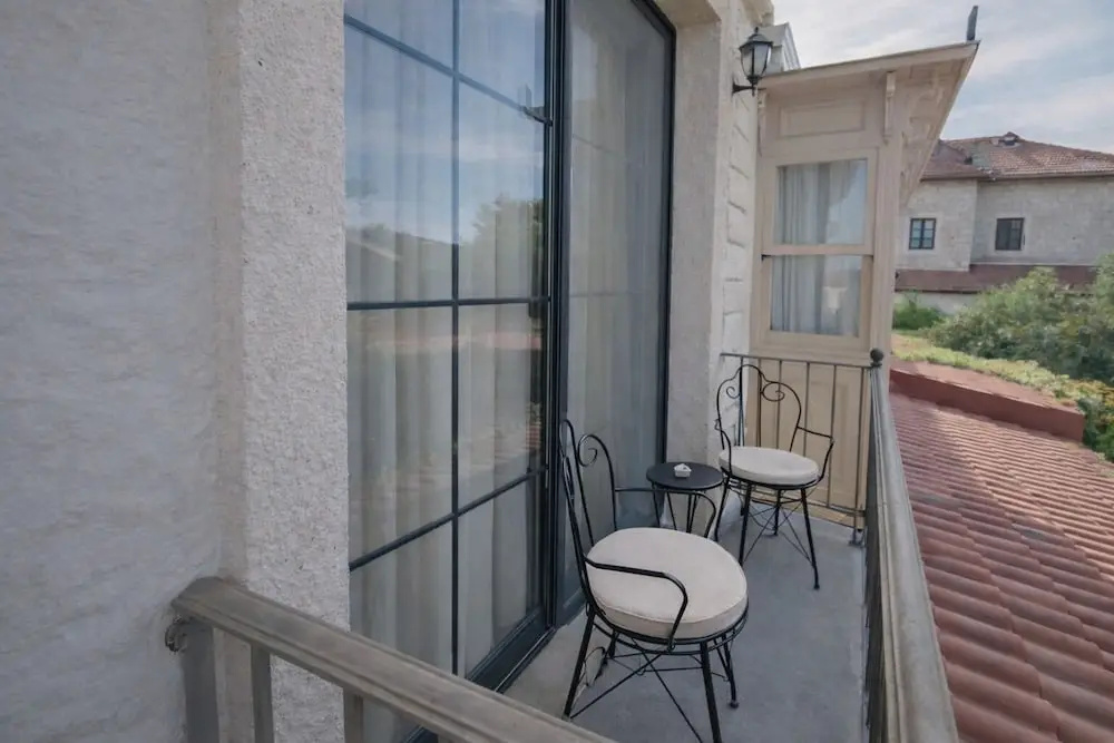Standard Double room with balcony (full double bed)