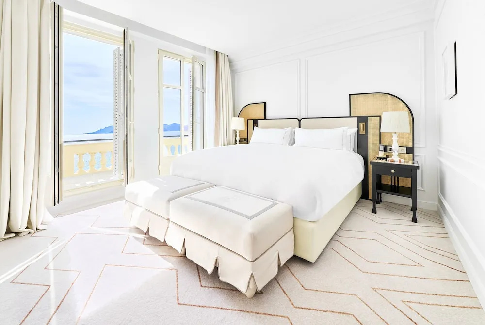 Classic Double room with balcony and with sea view (full double bed)