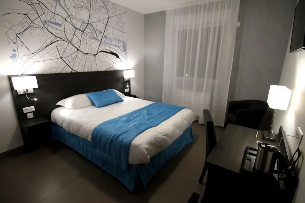 Logis Hôtel - La Chambre d'Amiens — 7