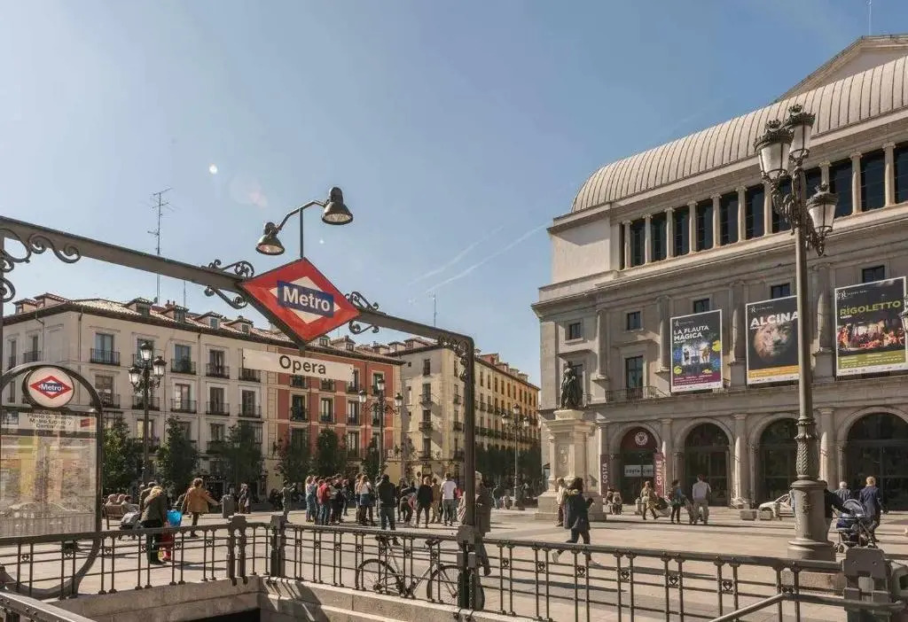 Apartment with balcony