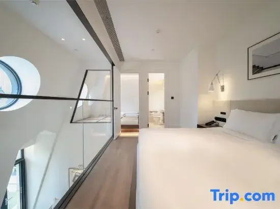 Double Apartment with river view (full double bed)