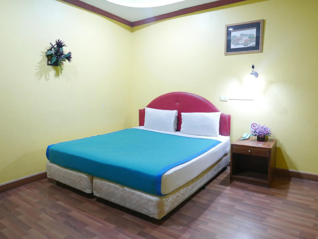 Standard Double room (full double bed)