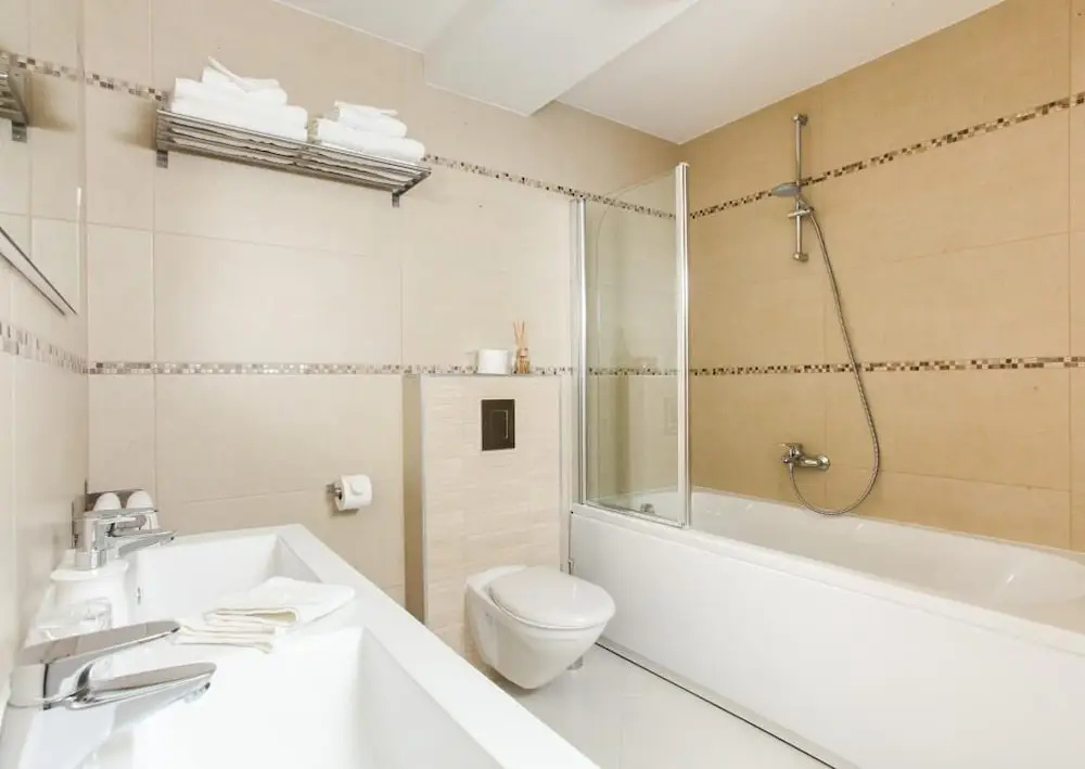 5 Bedrooms Villa with balcony