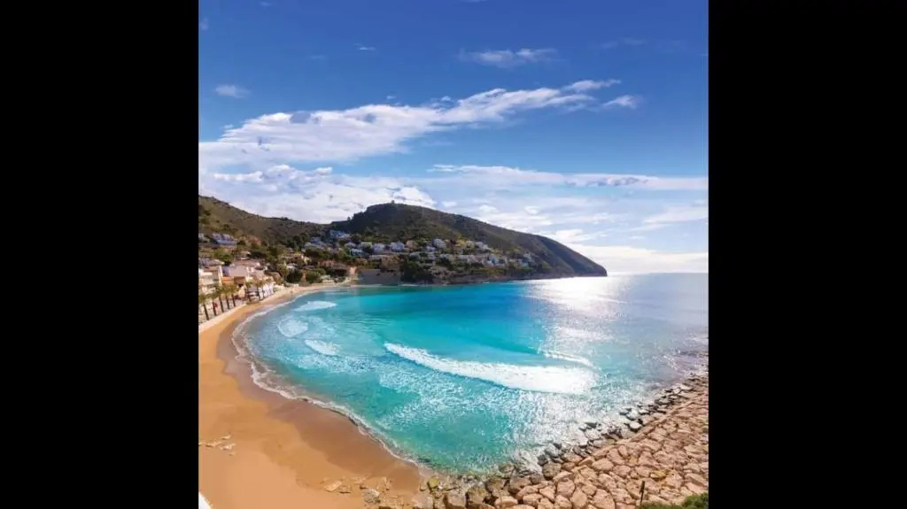 Beach & Waterfront