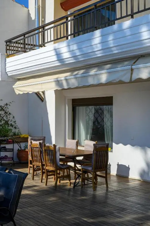 5 meters from the beach